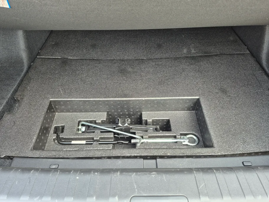 دونج فينج شاين E1 2025 