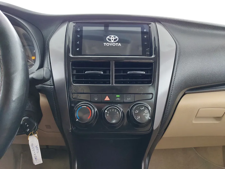 تويوتا يارس Y 2022 