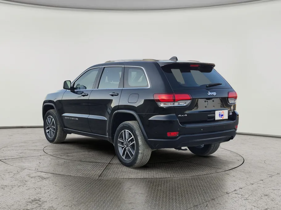 جيب جراند شيروكي لاريدو 2021 