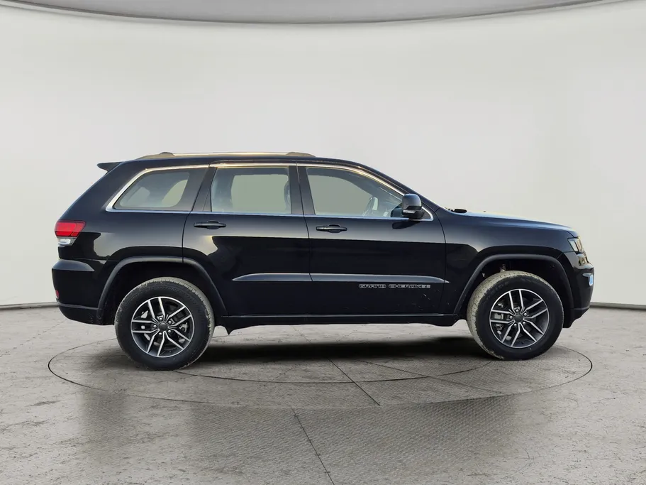 جيب جراند شيروكي لاريدو 2021 