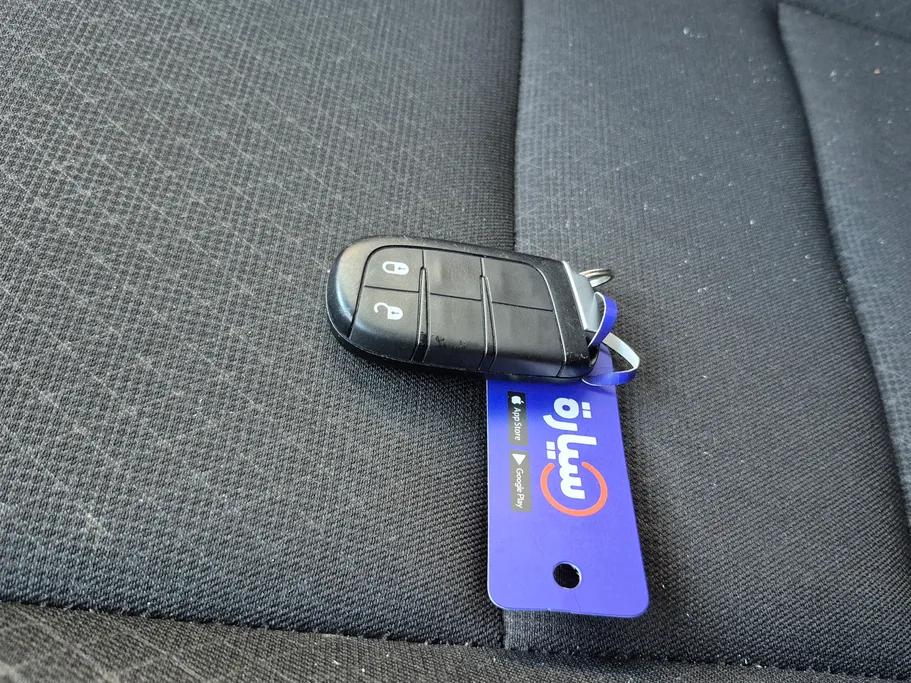 جيب جراند شيروكي لاريدو 2021 