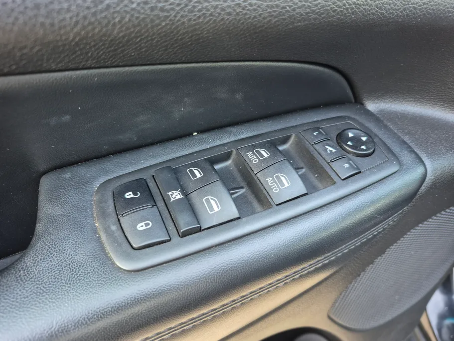 جيب جراند شيروكي لاريدو 2021 