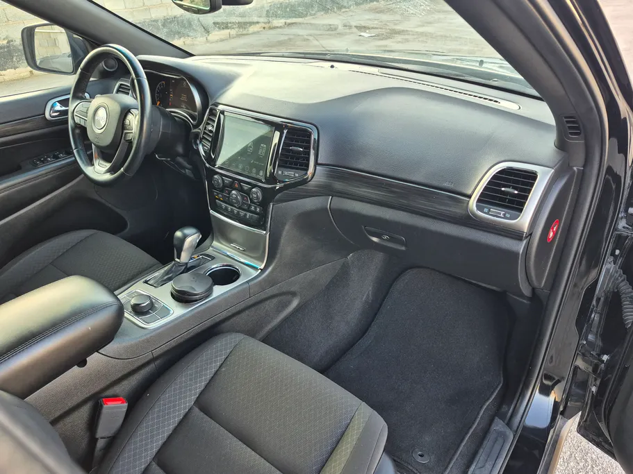 جيب جراند شيروكي لاريدو 2021 