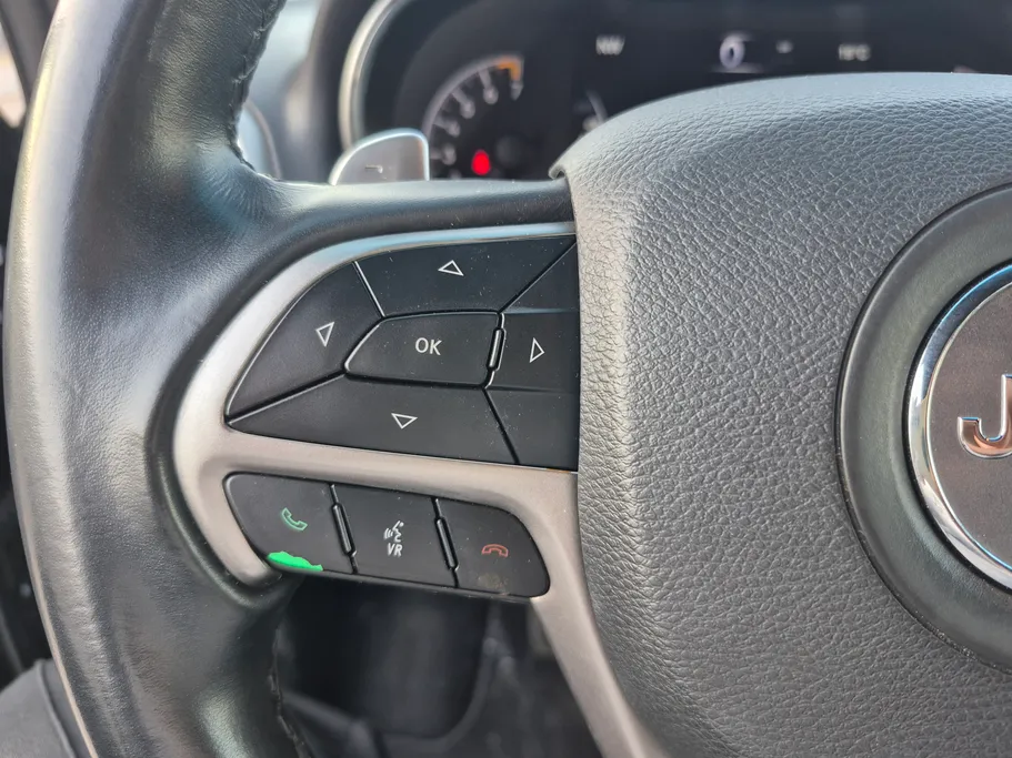 جيب جراند شيروكي لاريدو 2021 