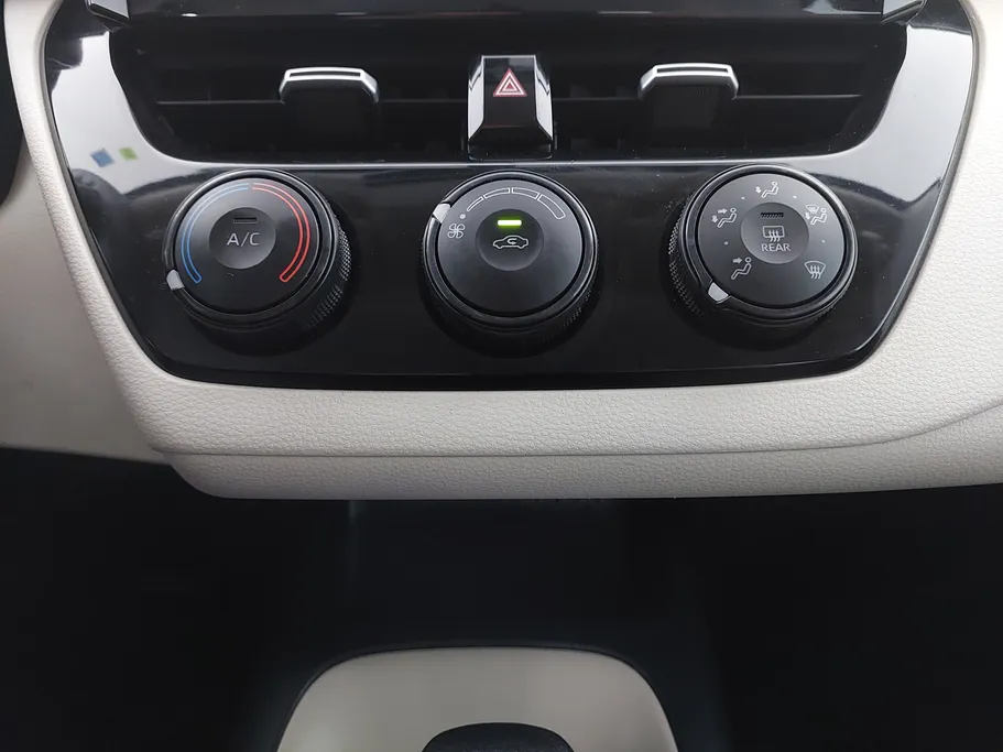 تويوتا كورولا XLI 2025 