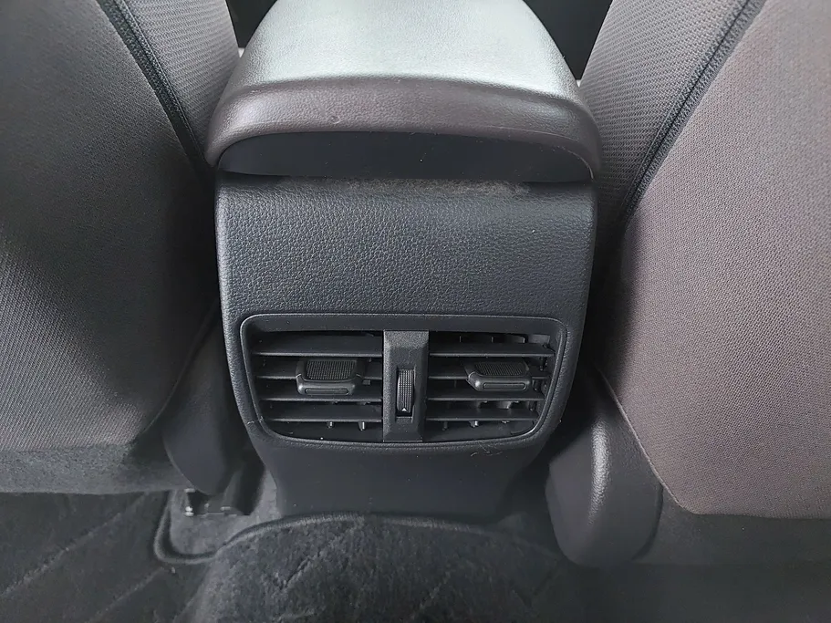 تويوتا كورولا XLI 2025 