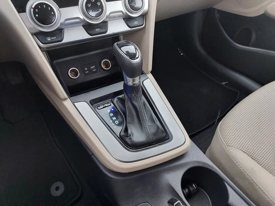 2020 Hyundai Elantra GL 