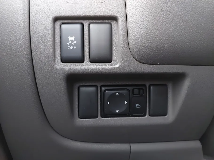 2023 Nissan Sunny SV Comfort 