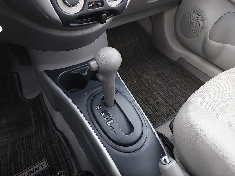 2023 Nissan Sunny SV Comfort 