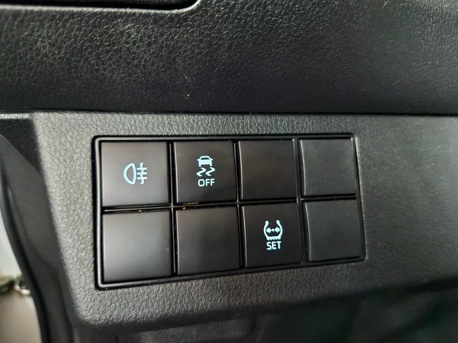 2023 Toyota Yaris  Y 