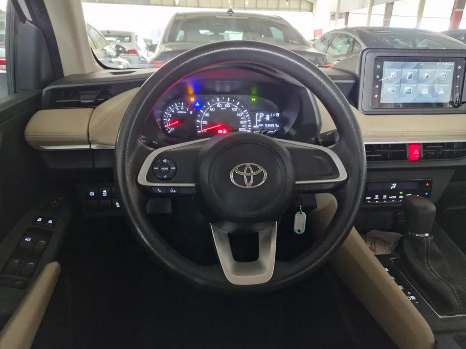 2023 Toyota Yaris  Y 