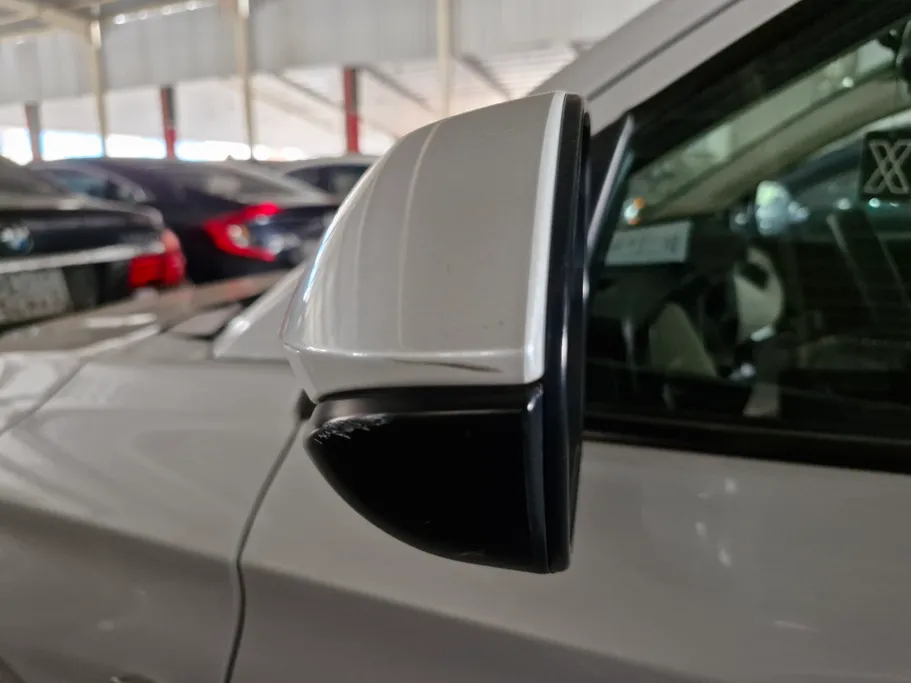 2023 Toyota Yaris  Y 