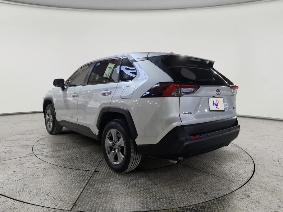 تويوتا راف فور LE 2023 