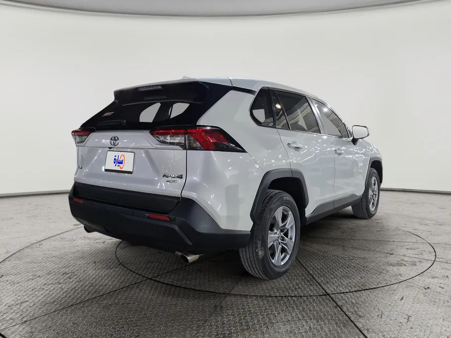 تويوتا راف فور LE 2023 