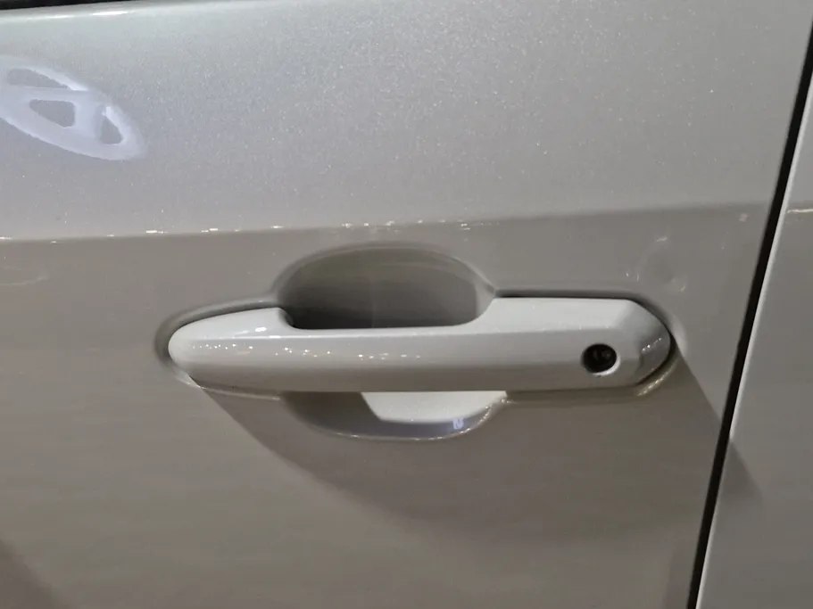 تويوتا راف فور LE 2023 