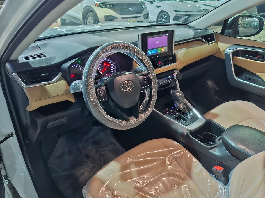 تويوتا راف فور LE 2023 