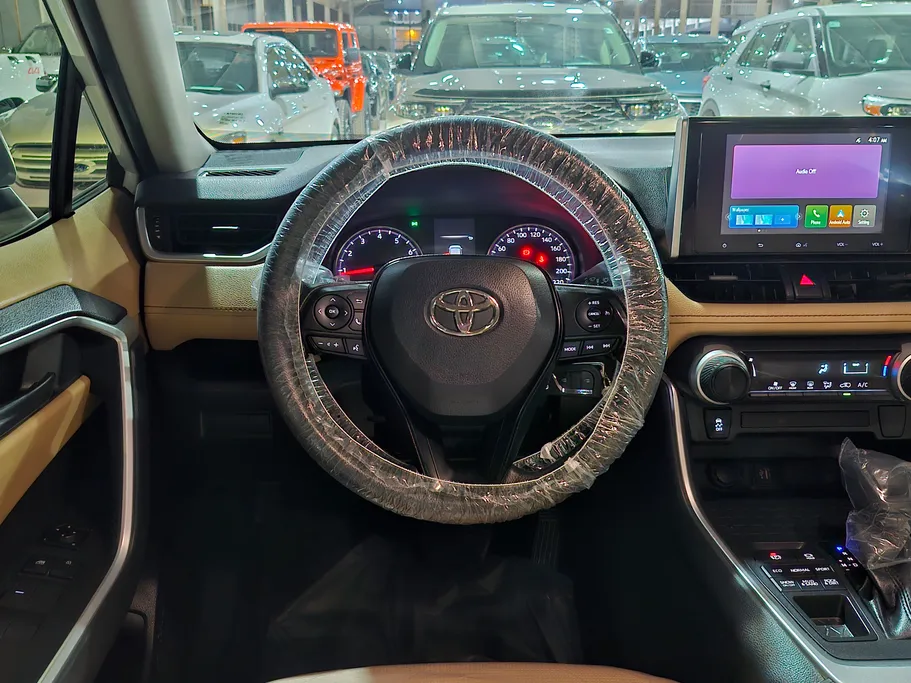 تويوتا راف فور LE 2023 