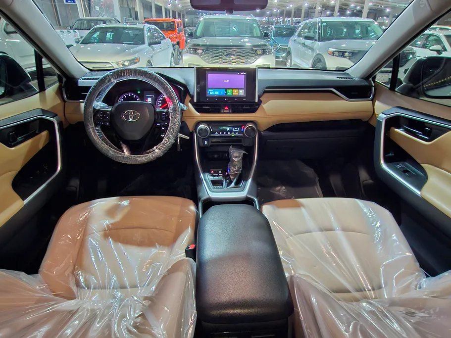 تويوتا راف فور LE 2023 