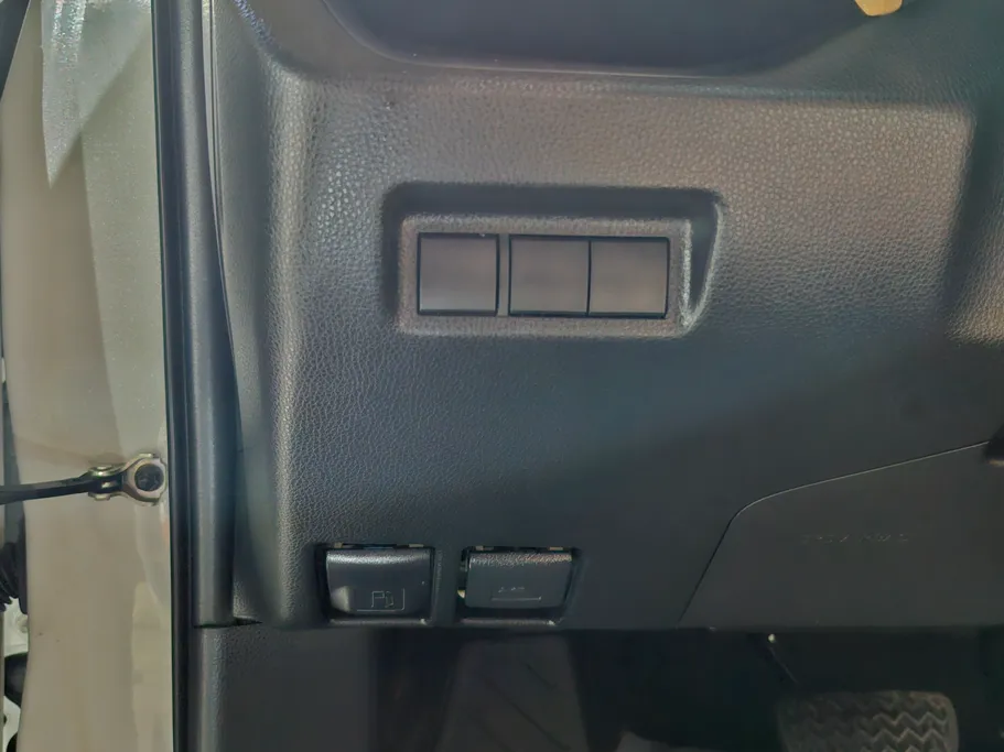 تويوتا راف فور LE 2023 