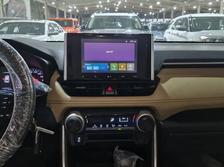 تويوتا راف فور LE 2023 