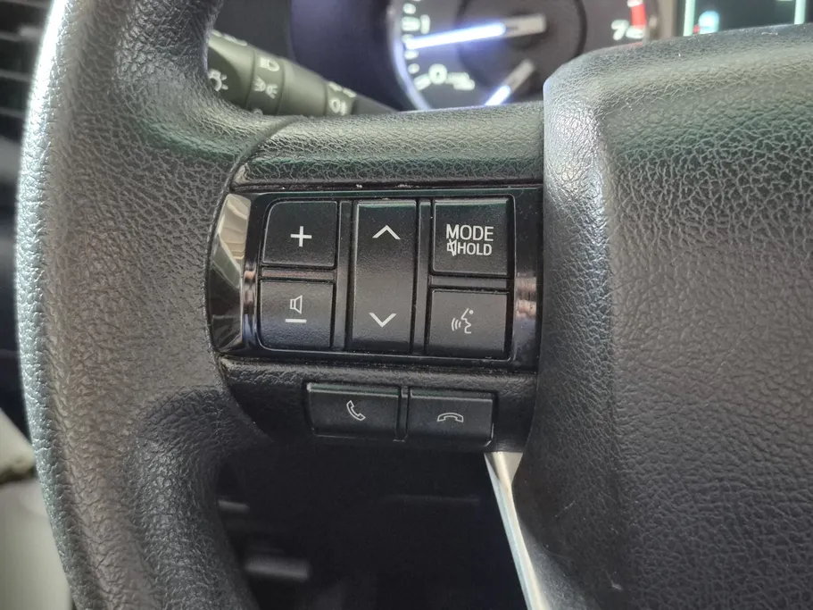 2022 Toyota Hilux GLX 