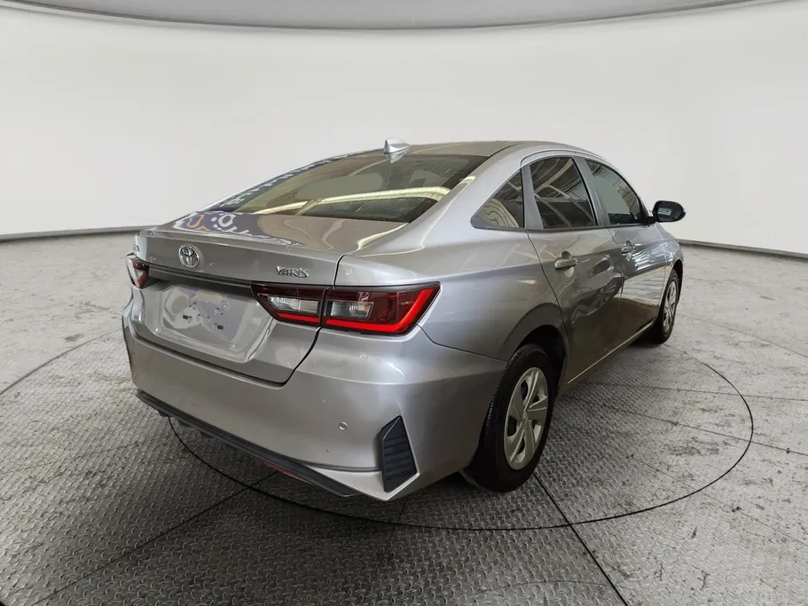 2023 Toyota Yaris  Y FLT 