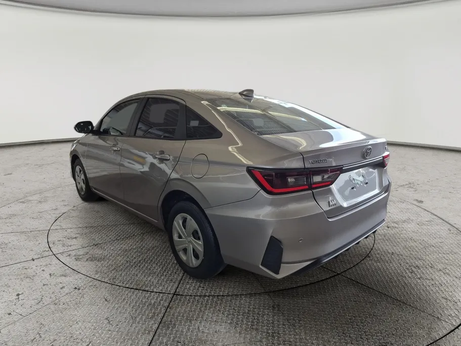 2023 Toyota Yaris  Y FLT 