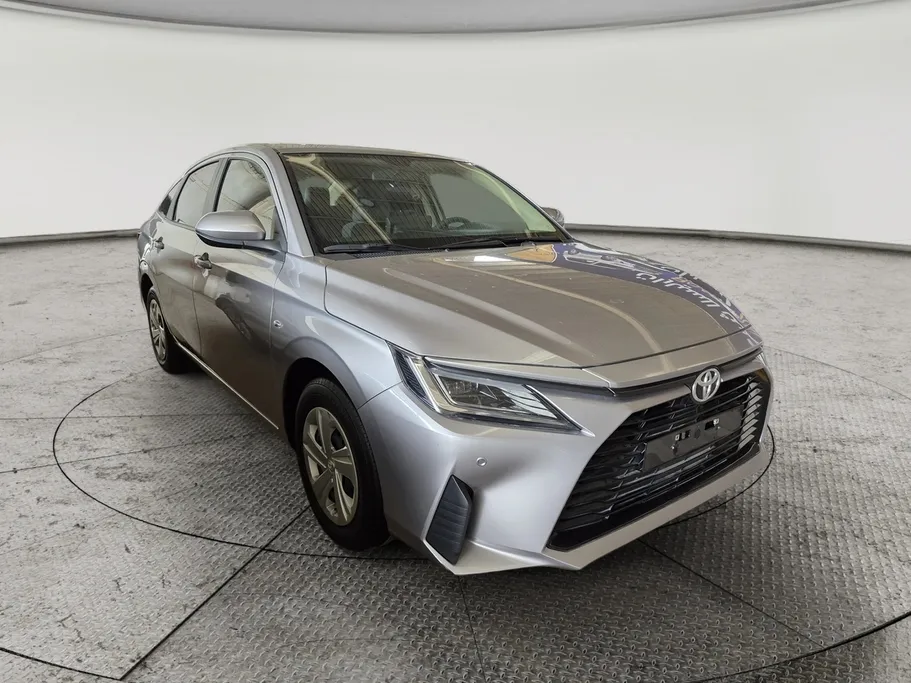 2023 Toyota Yaris  Y FLT 