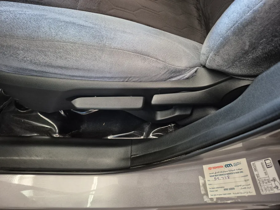 2023 Toyota Yaris  Y FLT 