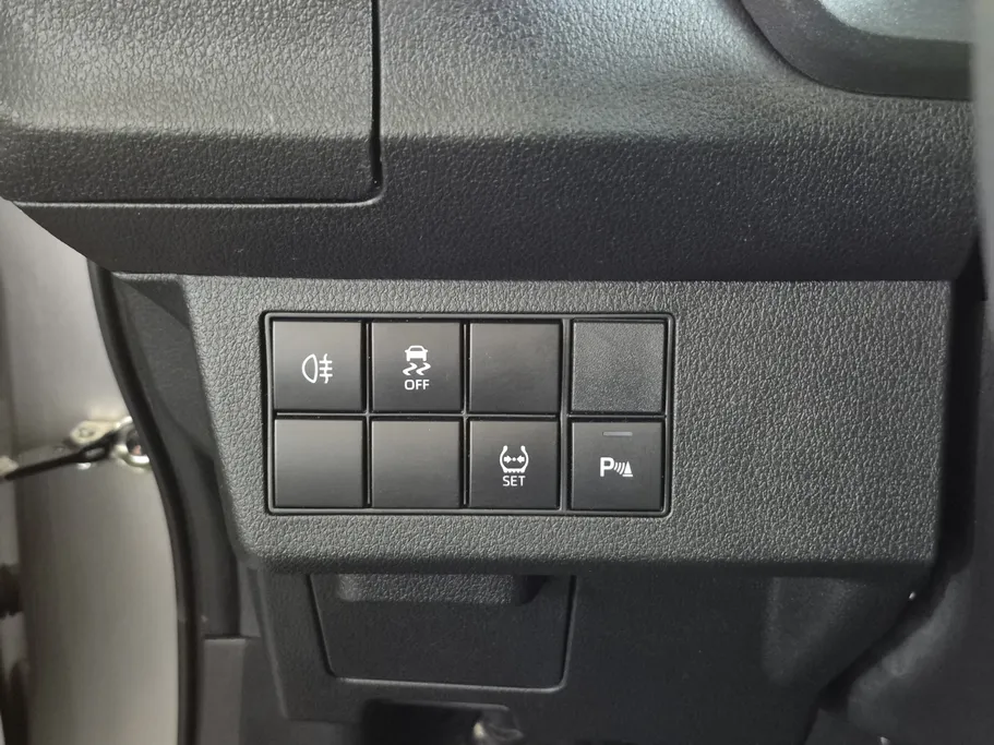 2023 Toyota Yaris  Y FLT 