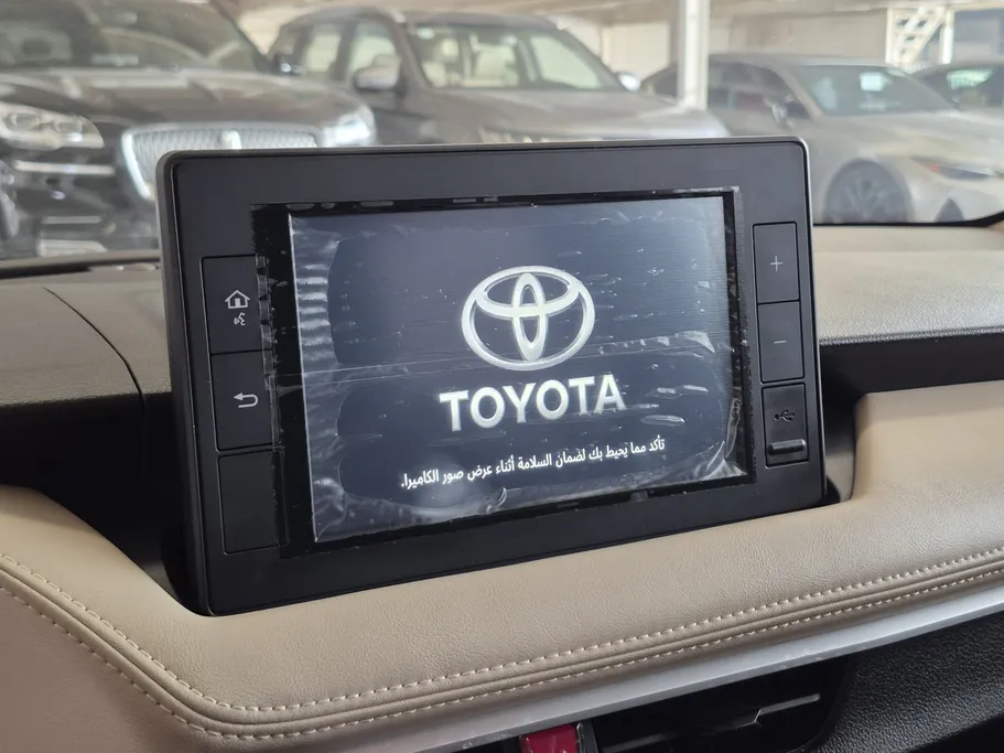 2023 Toyota Yaris  Y FLT 