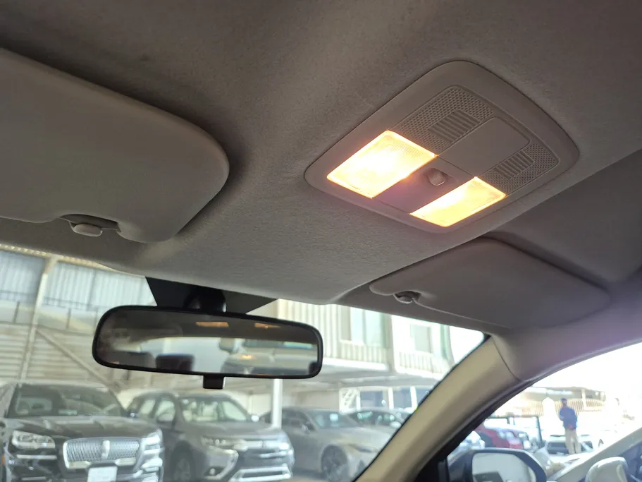 2023 Toyota Yaris  Y FLT 