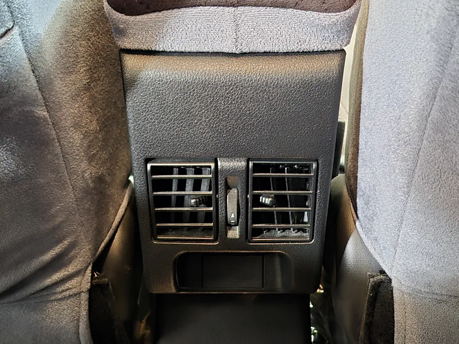 2023 Toyota Yaris  Y FLT 