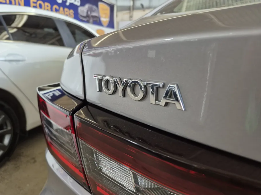 2023 Toyota Yaris  Y FLT 