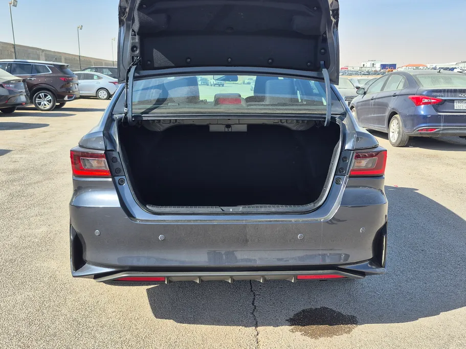 2024 Toyota Yaris  Y 