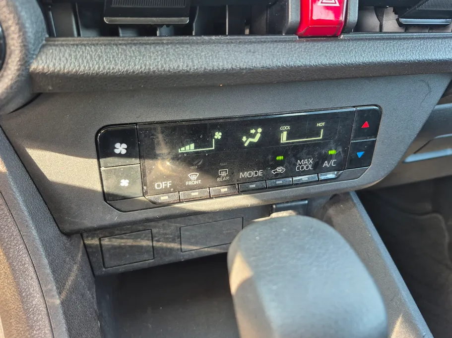 2024 Toyota Yaris  Y 