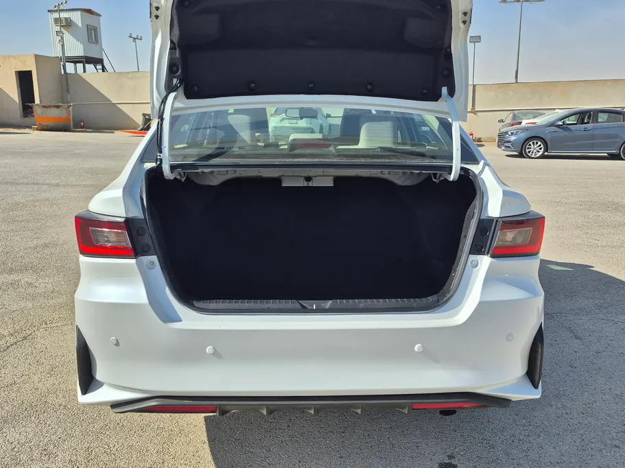 2024 Toyota Yaris  Y 