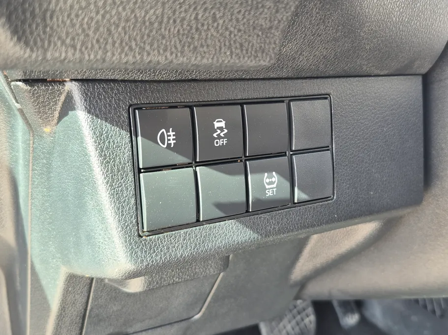 2024 Toyota Yaris  Y 