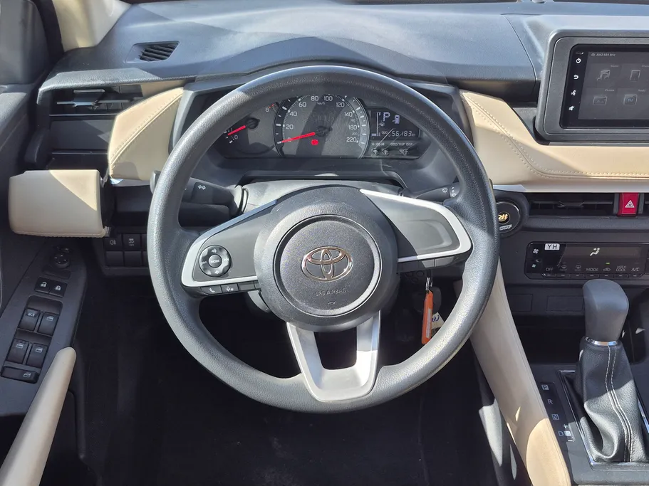 2024 Toyota Yaris  Y 