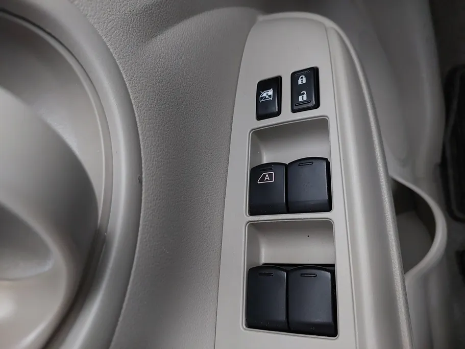 2023 Nissan Sunny SV Comfort 