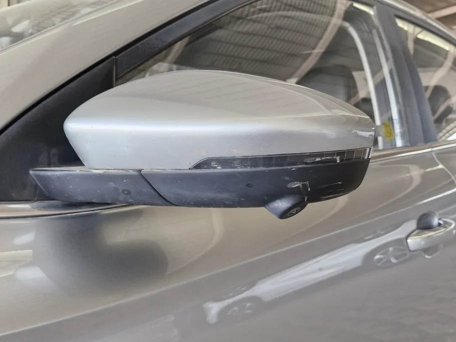 ام جي 5 LUX 2023 