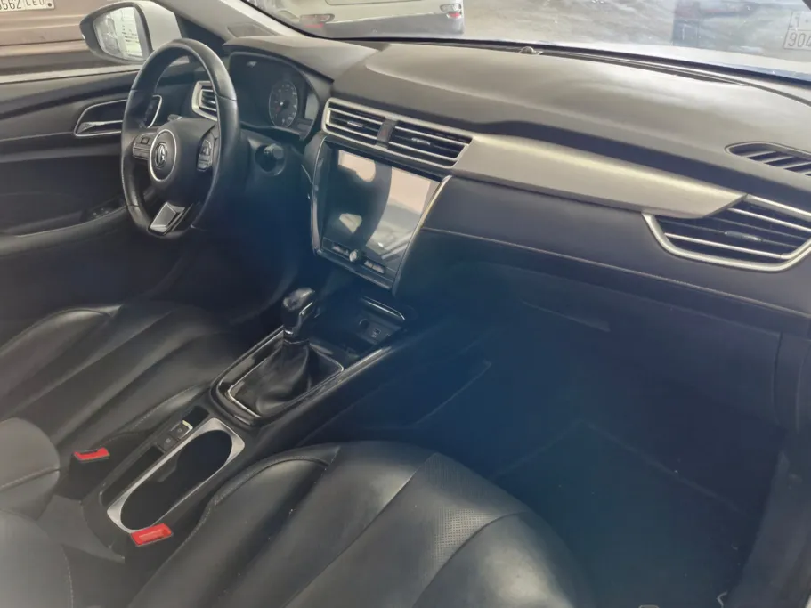 ام جي 5 LUX 2023 