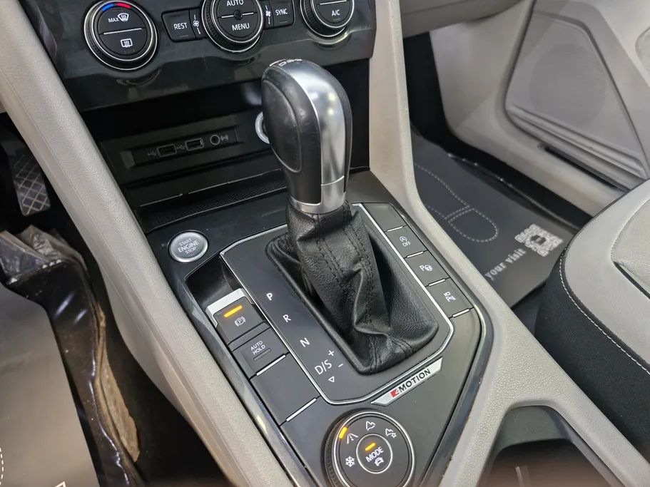 2019 Volkswagen Tiguan SE 