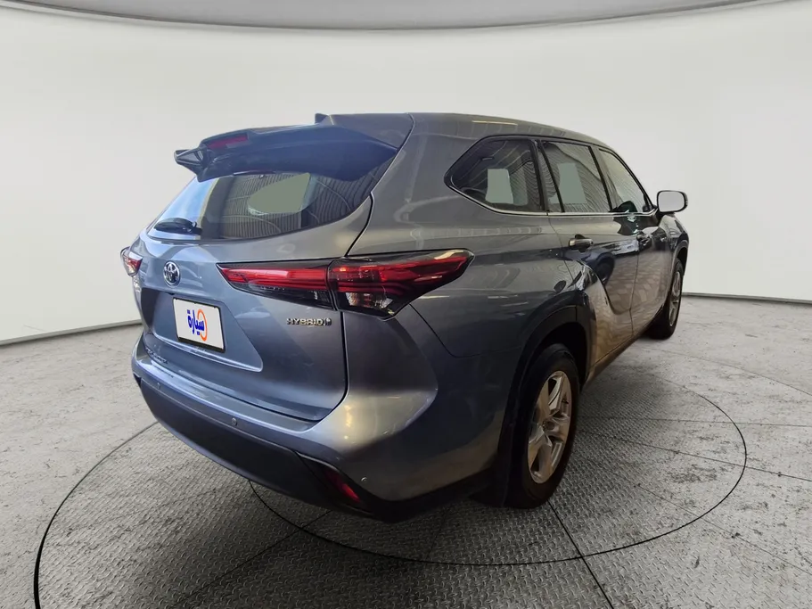 2021 Toyota Highlander LE 