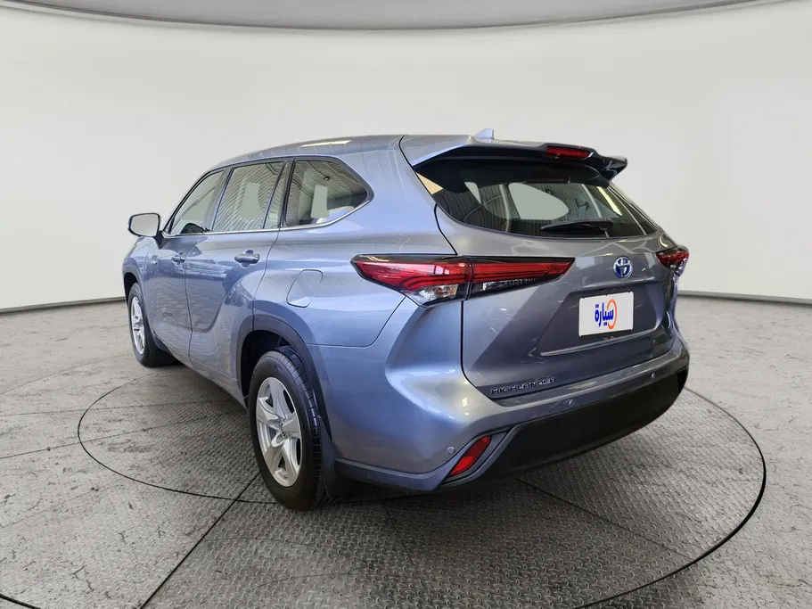 2021 Toyota Highlander LE 