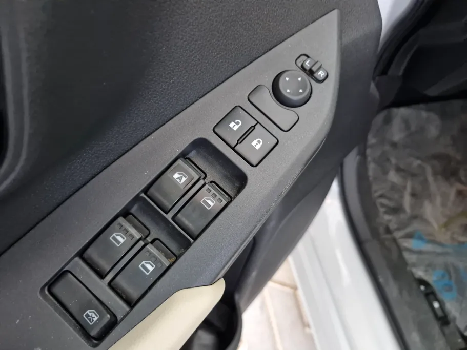 تويوتا يارس Y 2023 