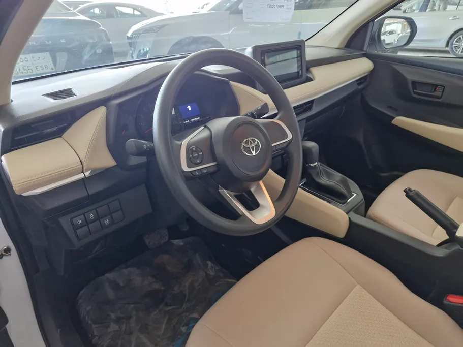 تويوتا يارس Y 2023 