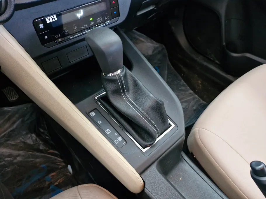 تويوتا يارس Y 2023 