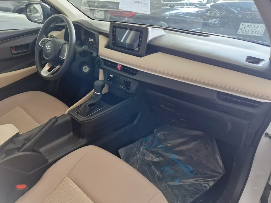 تويوتا يارس Y 2023 