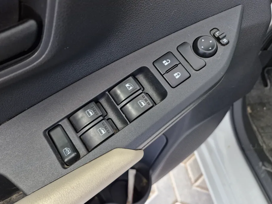 2023 Toyota Yaris  Y 